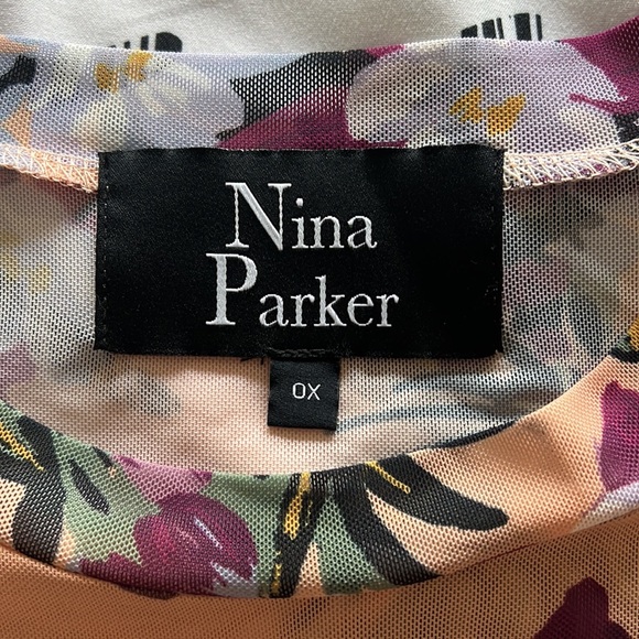 🆕 listing! Versatile Nina Parker floral set (top only) - Picture 2 of 7
